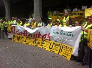 Protesta dels iaioflatures davant la seu de l'INSS a Barcelona