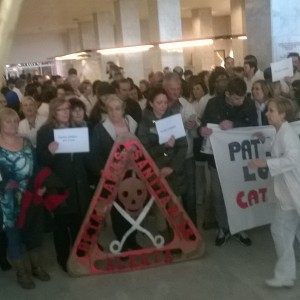 Concentració a l'Hospital de Terrassa, el 6 de febrer, per la defensa dels drets laborals i salaris, per la sanitat pública. Foto: PV