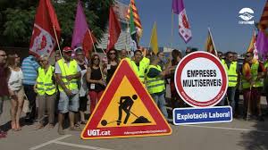 Protesta de sindicalistes d'UGT davant una seu de l'empresa SEUR, multiserveis. Foto UGT
